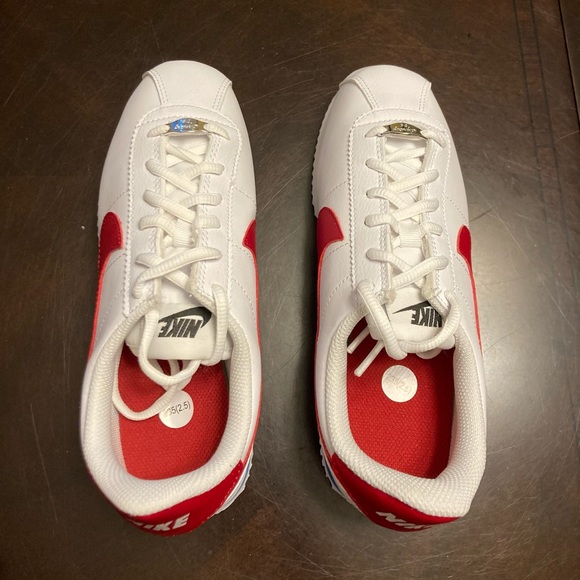 New Nike Cortez White Red Leather Sneaker Shoes - Picture 5 of 11